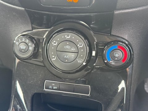 Ford Fiesta 1.0T EcoBoost Zetec Euro 5 (s/s) 3dr 17