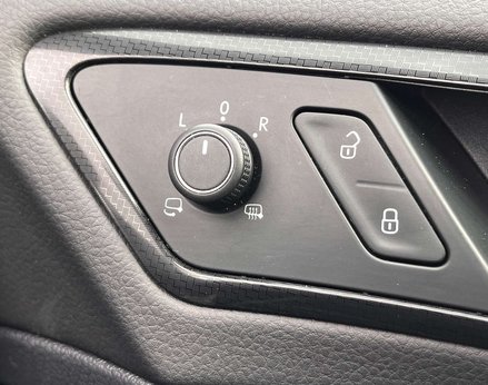 Volkswagen Golf 2.0 Golf R TSi 4WD 5dr 71