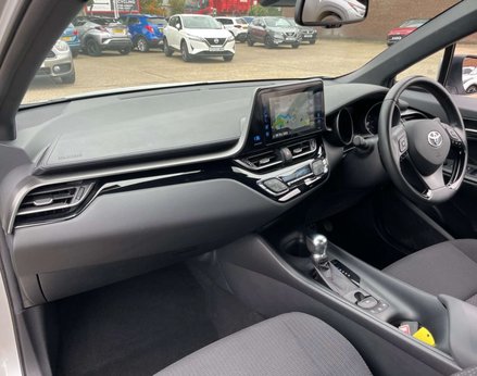 Toyota C-HR 1.8 C-HR Icon HEV CVT 5dr 30