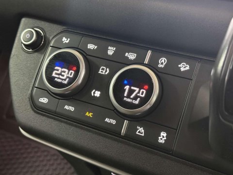 Land Rover Defender 3.0 D250 MHEV SE Hard Top SUV 5dr Diesel Auto 4WD MWB Euro 6 (s/s) (250 ps) 64