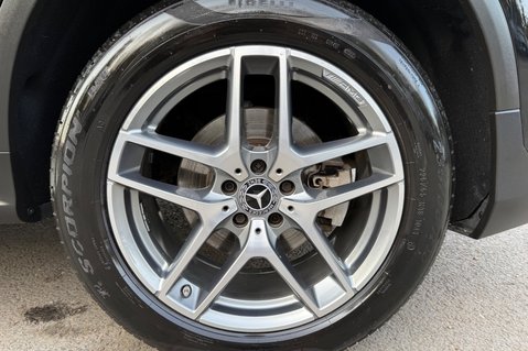 Mercedes-Benz GLC GLC 220 D 4MATIC AMG LINE PREMIUM - TWO OWNERS - PANORAMIC SUNROOF 60