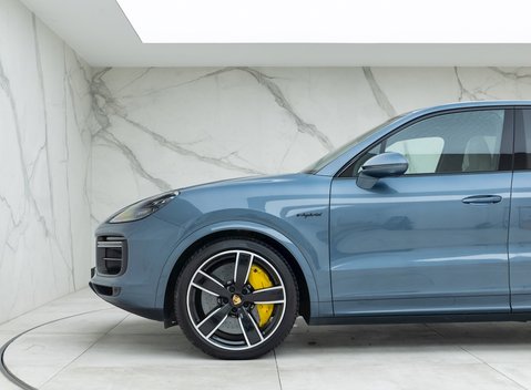 Porsche Cayenne TURBO S E-HYBRID 28