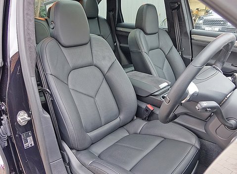 Porsche Cayenne GTS 11