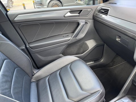 Volkswagen Tiguan R-LINE TECH TSI 4MOTION DSG 50