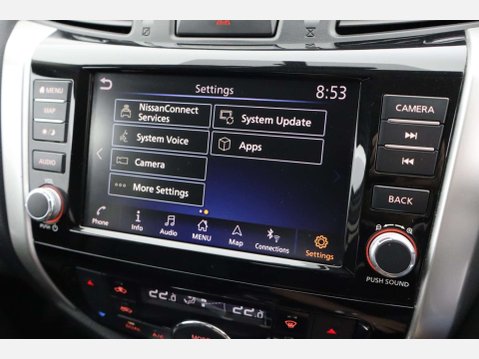 Nissan Navara 2.3 Navara Tekna dCi Auto 4WD 5dr 53