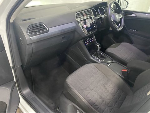 Volkswagen Tiguan LIFE TSI DSG 13