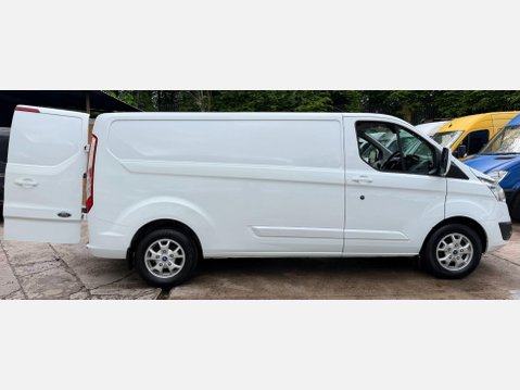 Ford Transit Custom 2.2 TDCi 290 Limited Panel Van 5dr Diesel Manual L2 H1 (186 g/km, 123 bhp) 10