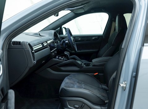 Porsche Cayenne Turbo GT 14