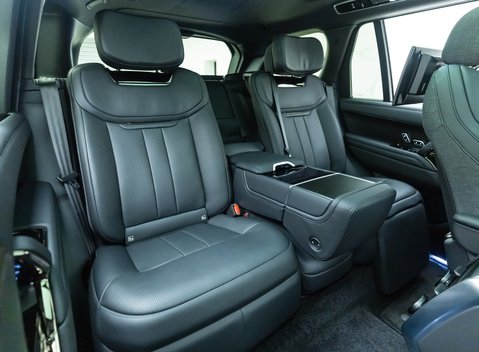 Land Rover Range Rover P530 SV 17