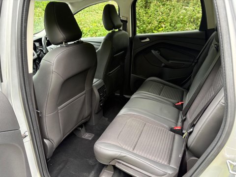 Ford Kuga TITANIUM TDCI 19