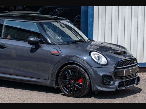 Mini Hatch 2.0 John Cooper Works 3dr 22