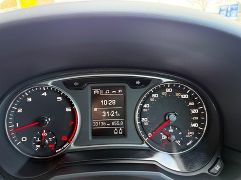 Audi A1 1.2 TFSI S line Euro 5 (s/s) 3dr 27