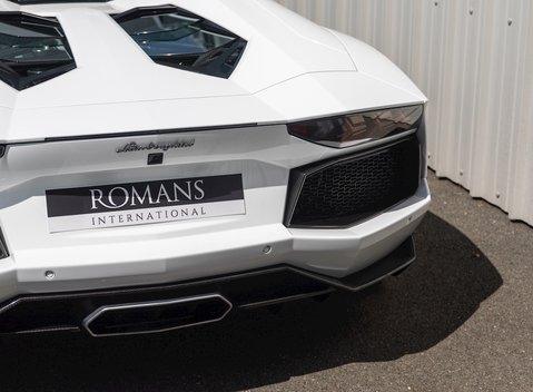 Lamborghini Aventador LP700-4 Roadster 31