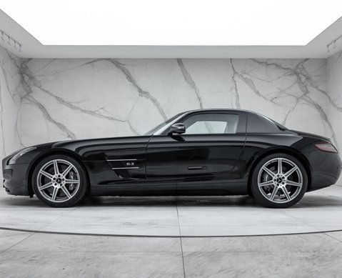 Mercedes-Benz SLS AMG
