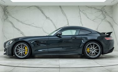 Mercedes-Benz AMG GT R 2