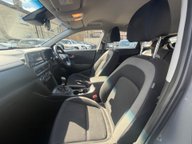 Hyundai KONA SE 13