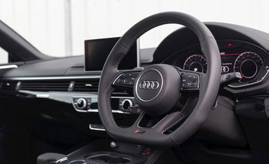 Audi RS5 Coupé Sport Edition 11