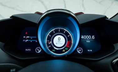 Aston Martin DBS Superleggera 17