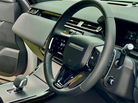Land Rover Range Rover Velar DYNAMIC SE 26