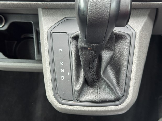 Volkswagen Transporter Crew Cab AUTO LWB L2H1 Highline T32 A/C Alloys Sensors EURO 6 NO VAT 41