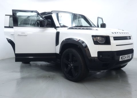 Land Rover Defender 3.0 Defender X-Dynamic HSE D300 MHEV A 4WD 5dr 68