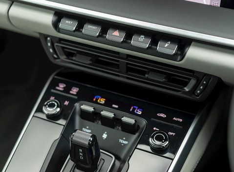 Porsche 911 Carrera (992) 19