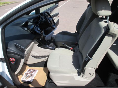 Ford B-Max 1.0T EcoBoost Titanium Navigator Euro 6 5dr 27