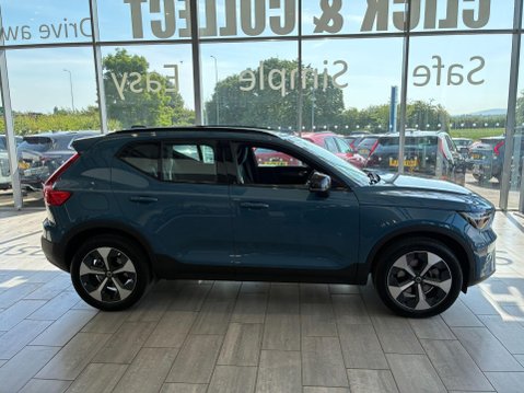 Volvo XC40 2.0 B4 MHEV Plus Dark DCT Auto Euro 6 (s/s) 5dr 7