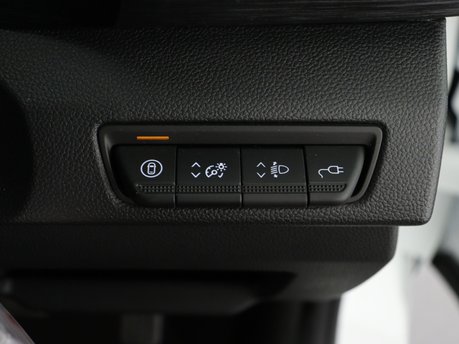 Renault Trafic LL30 90kW 52kWh Advance Van Auto 27