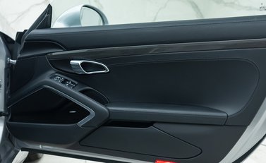 Porsche 911 GT3 Touring (991.2) 25