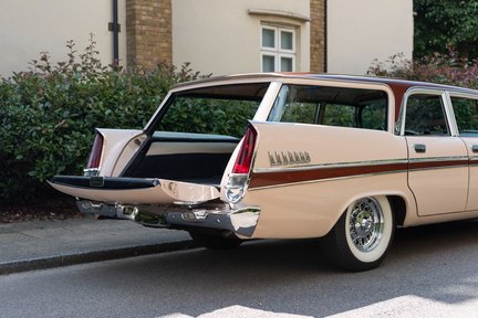 Chrysler New Yorker Town & Country Station Wagon 31