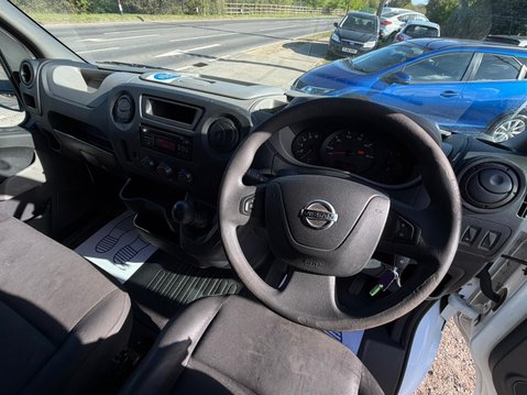 Nissan NV400 2.3 dCi 35 SE Platform Cab FWD L3 Euro 6 2dr 10
