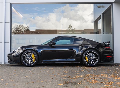 Porsche 911 Turbo S (992) 3