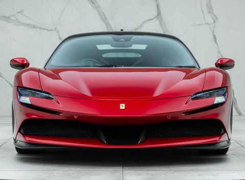 Ferrari SF90 Stradale 4