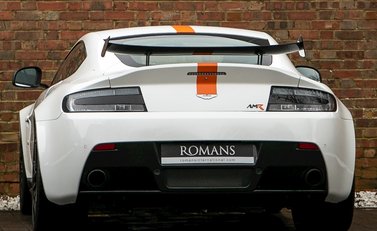 Aston Martin V12 Vantage AMR 3