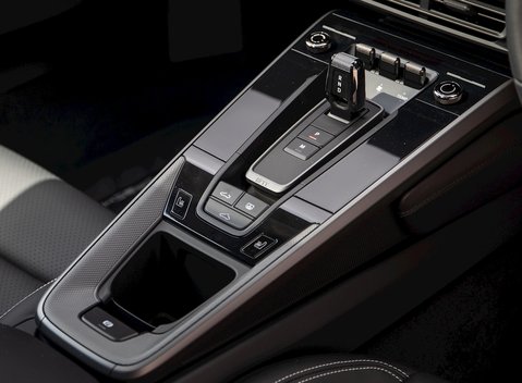 Porsche 911 Carrera 4S (992) 21