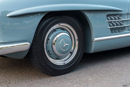 Mercedes-Benz SL Class 300SL Roadster 12