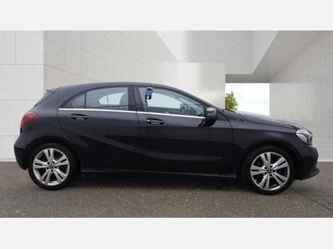 Mercedes-Benz A Class 1.5 A180d Sport (Premium) Euro 6 (s/s) 5dr 3