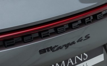 Porsche 911 Targa 4S (992) 40