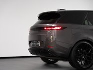 Land Rover Range Rover Sport 3.0 D300 MHEV Dynamic SE SUV 5dr Diesel Auto 4WD Euro 6 (s/s) (300 ps) 43