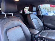 Hyundai KONA PREMIUM SE 17