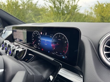 Mercedes-Benz GLA Class GLA 200 MHEV AMG Line Premium Auto Petrol PARKTRONIC/KEYLESS ENTRY/SAT NAV 23