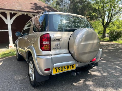 Toyota Rav4 XT3 VVT-I 9