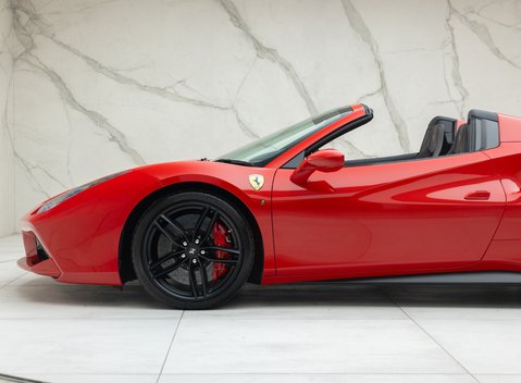 Ferrari 488 SPIDER 56