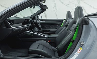 Porsche 911 Turbo S Cabriolet (992) 16