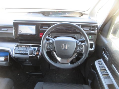 Honda Stepwagon RP5 Spada 2.0 Hybrid 17