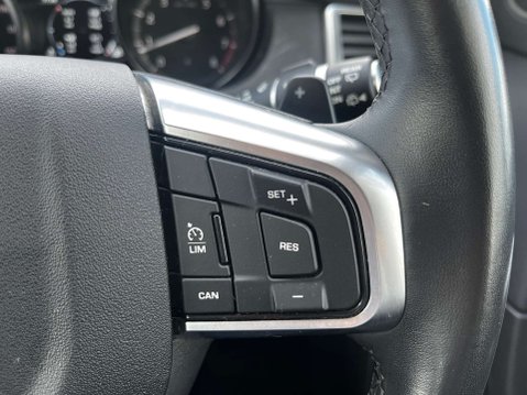 Land Rover Discovery Sport 2.0 Discovery Sport SE Si4 Auto 4WD 5dr 45