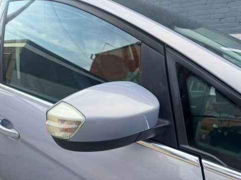 Ford C-Max 1.0T EcoBoost Titanium X Euro 5 (s/s) 5dr 33