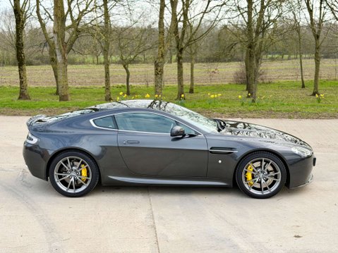 Aston Martin Vantage 4.7 Vantage V8 Auto 3dr 8