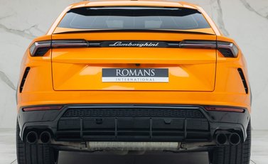 Lamborghini Urus 26